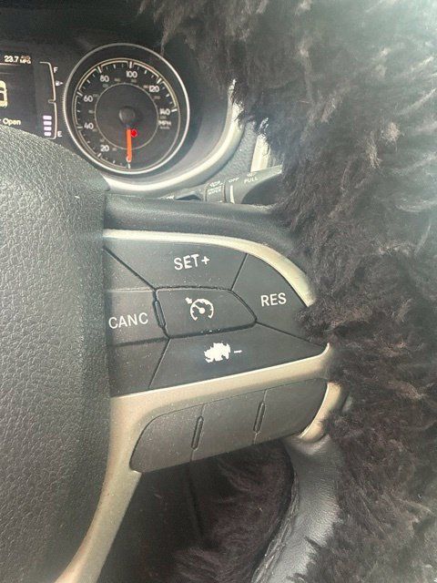 Used 2016 Jeep Cherokee Latitude w/ Comfort/Convenience Group AWD/4WD image 12