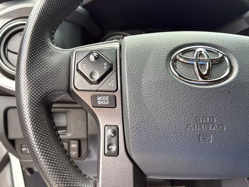 Used 2019 Toyota Tacoma TRD Off-Road w/ Technology Package image 20