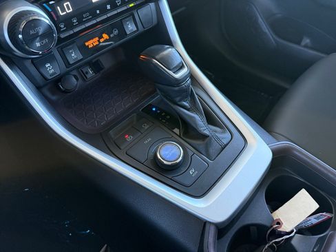 Used 2019 Toyota RAV4 Limited w/ Carpet Mat Package AWD/4WD image 20