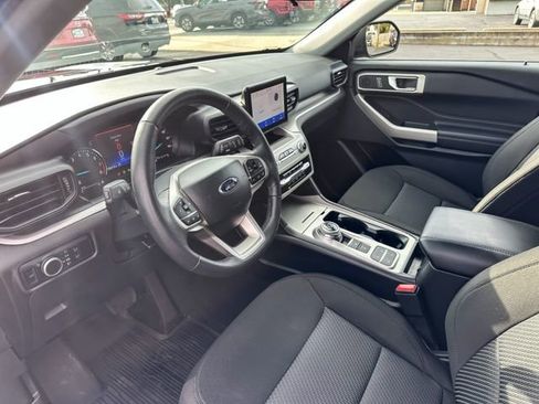 Used 2024 Ford Explorer XLT image 13