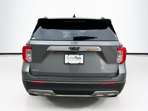 Used 2024 Ford Explorer XLT w/ Equipment Group 202A image 7