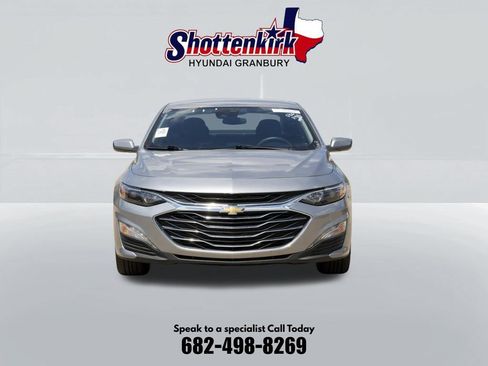 Used 2024 Chevrolet Malibu LT FWD image 2