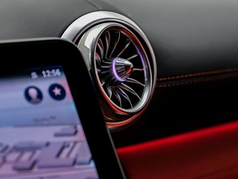 Used 2025 Mercedes-Benz AMG GT 63 image 23