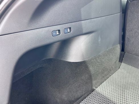 Used 2020 Tesla Model Y Long Range AWD/4WD image 22