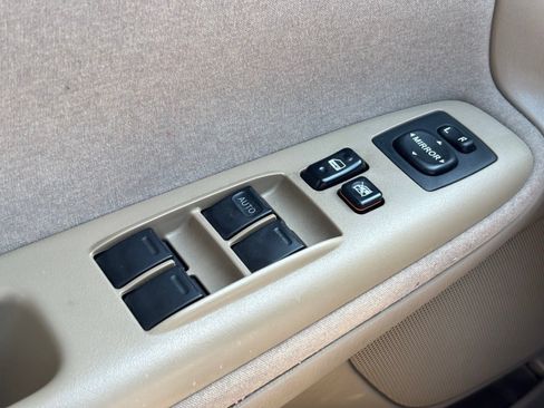 Used 2004 Toyota Camry LE FWD image 14