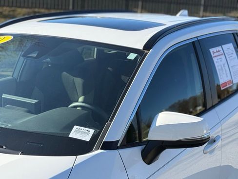 Used 2019 Toyota RAV4 XLE w/ Convenience Package image 15