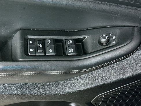 Certified 2024 Jeep Grand Cherokee L Altitude AWD/4WD image 27