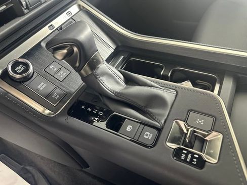 Used 2024 Lexus GX 550 w/ Accessory Package (2T) AWD/4WD image 17