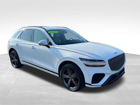 Used 2025 Genesis GV70 3.5T Sport w/ Sport Advanced Package AWD/4WD image 10
