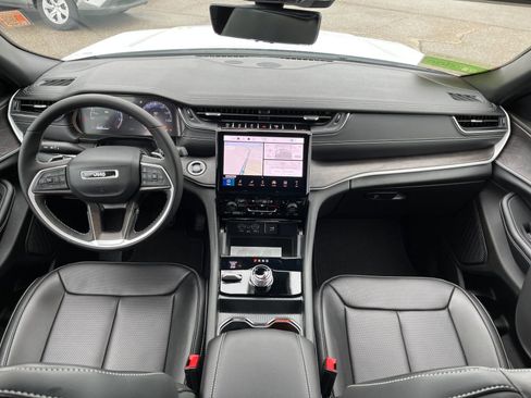 New 2025 Jeep Grand Cherokee L Limited w/ Luxury Tech Group II image 15