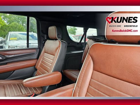 Used 2023 GMC Yukon XL Denali Ultimate w/ LPO, Floor Liner Package AWD/4WD image 17