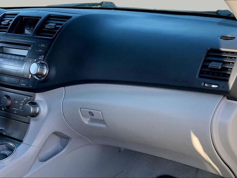 Used 2010 Toyota Highlander 2WD w/ Extra Value Pkg 2 image 16