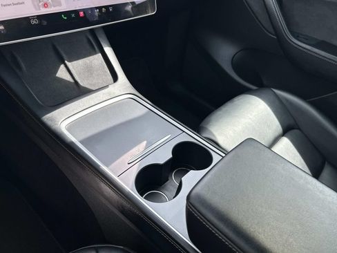 Used 2021 Tesla Model Y Long Range AWD/4WD image 36