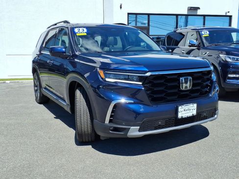 Used 2023 Honda Pilot Touring image 3