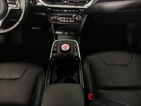 Used 2022 Kia Niro EX Premium w/ Cold Weather Package image 17