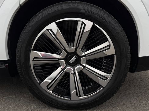 Used 2025 Cadillac Escalade IQ Luxury 2 image 71