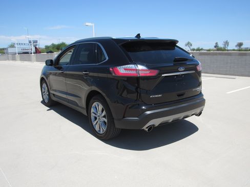 Used 2019 Ford Edge Titanium FWD image 6