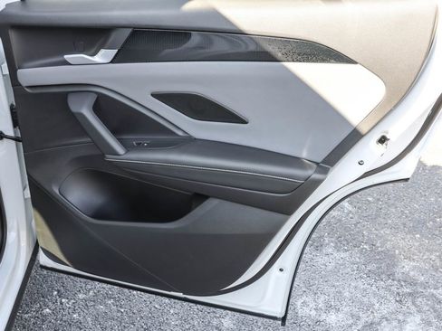 New 2025 Volkswagen Tiguan SE R-Line image 35