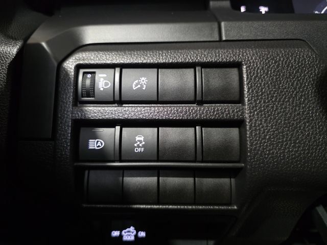 Used 2025 Toyota Tacoma SR RWD image 16
