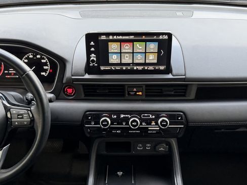 Used 2023 Honda Pilot Touring image 14