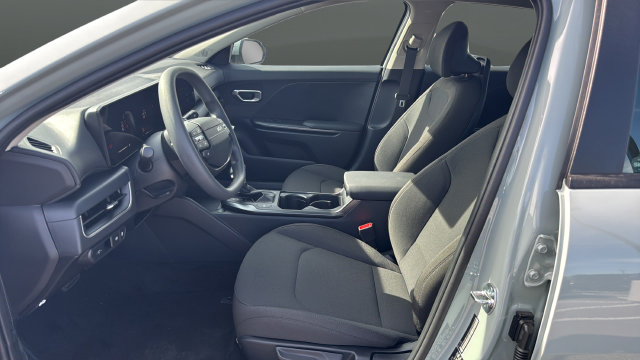 New 2026 Kia K4 FWD image 9