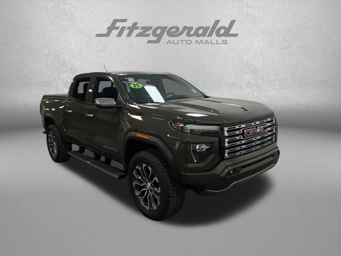 Used 2025 GMC Canyon Denali AWD/4WD image 7