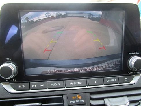 Used 2024 Nissan Altima 2.5 SV FWD image 22