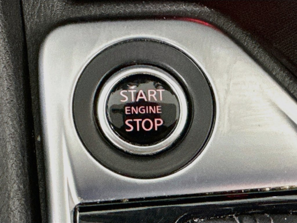 Used 2025 Nissan Sentra SV FWD image 25