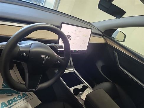 Used 2024 Tesla Model Y Long Range AWD/4WD image 4