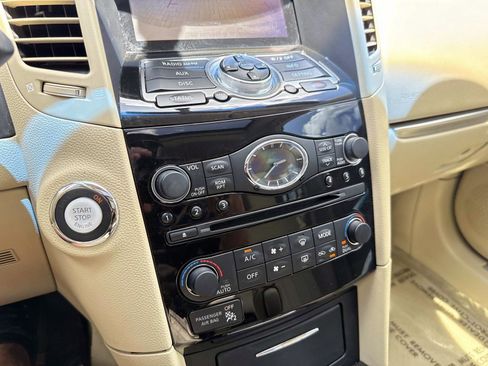 Used 2017 INFINITI QX70 2WD image 28