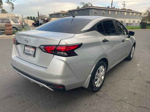 Used 2021 Nissan Versa S image 4