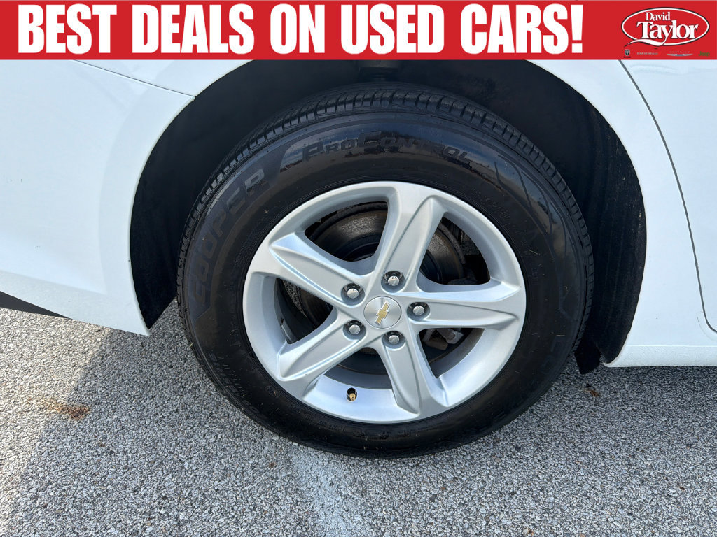Used 2020 Chevrolet Malibu LS FWD image 34