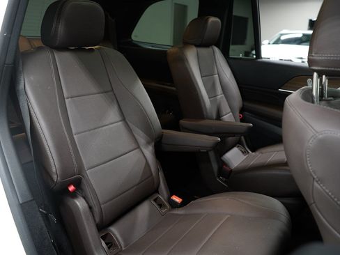 Used 2023 Mercedes-Benz GLS 450 4MATIC image 29