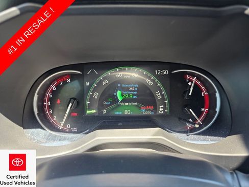 Used 2025 Toyota RAV4 LE image 32