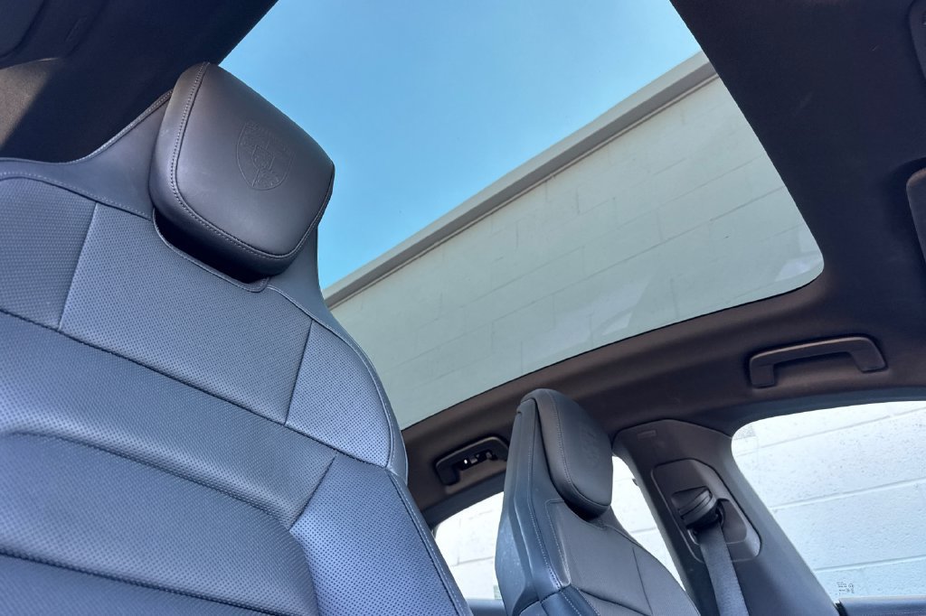 Used 2023 Porsche Taycan RWD image 19