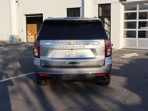 Used 2023 Chevrolet Suburban Premier RWD image 9