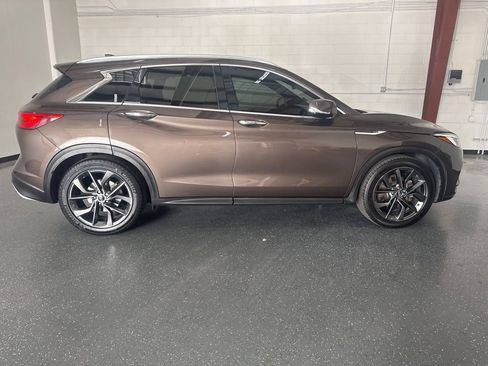 Used 2019 INFINITI QX50 Essential AWD/4WD image 3