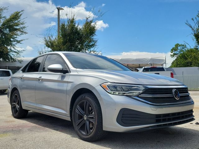 Used 2023 Volkswagen Jetta SE w/ Black Wheel Package FWD image 9