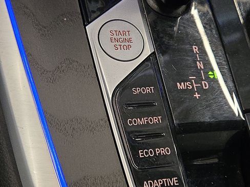 Certified 2022 BMW X7 xDrive40i w/ Premium Package image 25