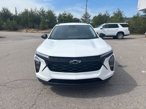 New 2026 Chevrolet Trax LT w/ Driver Confidence Package FWD image 4