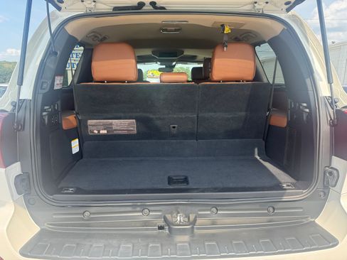 Used 2019 Toyota Sequoia Platinum AWD/4WD image 8