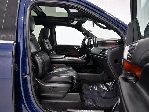 Used 2020 Lincoln Navigator Reserve w/ Luxury Package AWD/4WD image 29