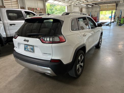 Used 2019 Jeep Cherokee Limited AWD/4WD image 3