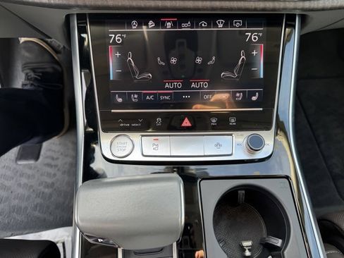 Used 2019 Audi Q8 Prestige image 19