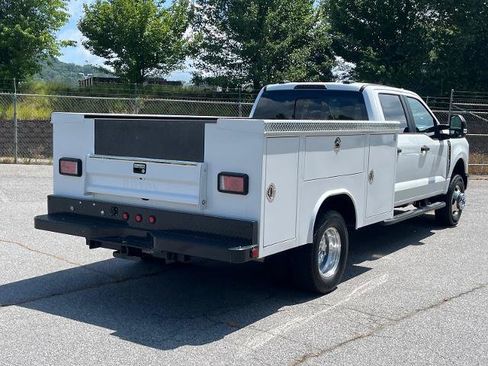 Certified 2025 Ford F350 XL w/ XL Chrome Package AWD/4WD image 3