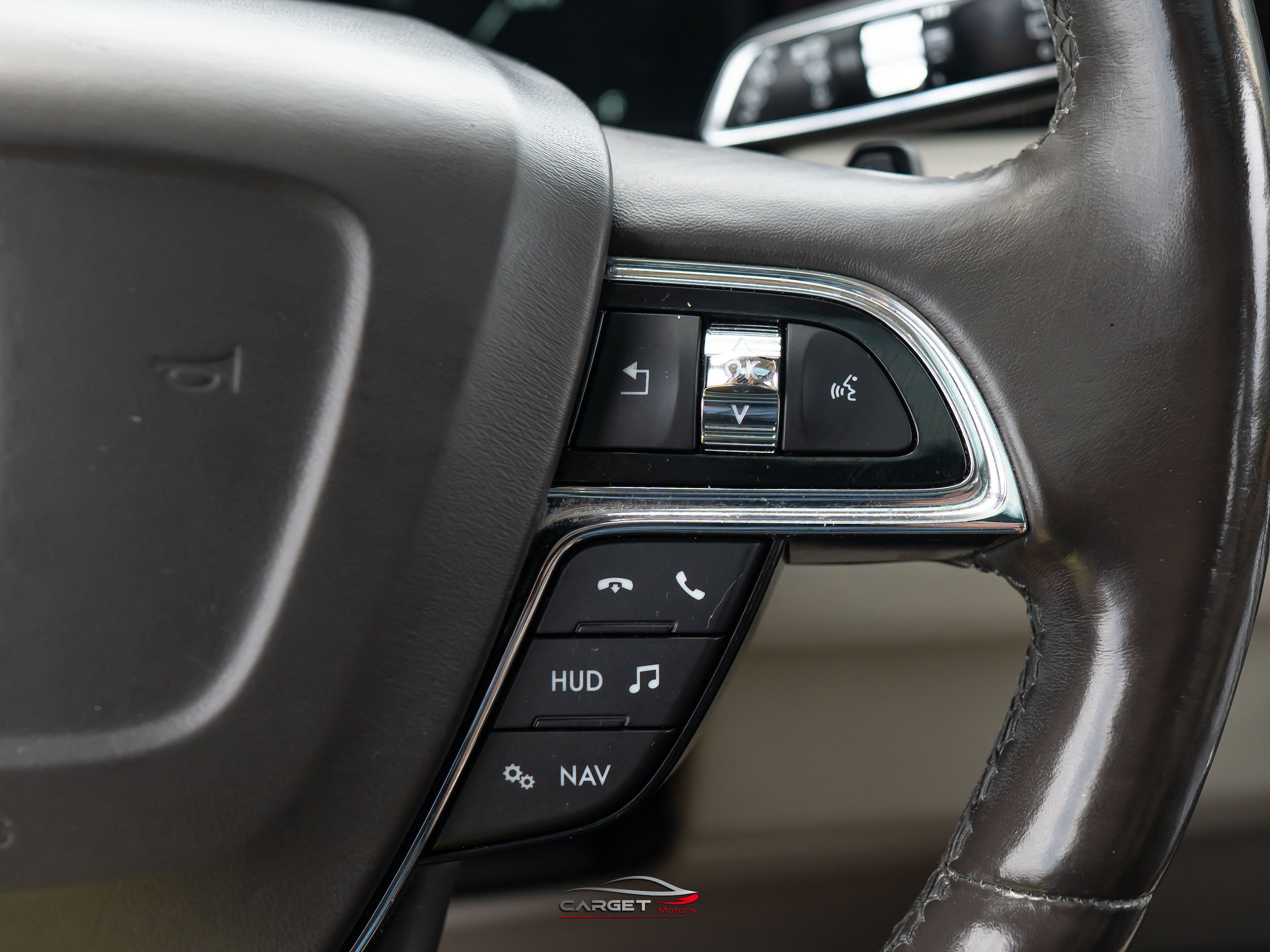 Used 2018 Lincoln Navigator Select w/ Technology Package RWD image 26