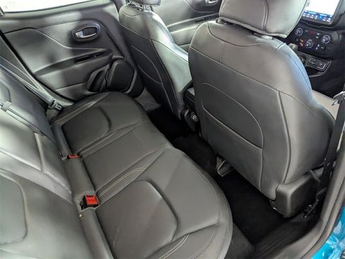 Certified 2022 Jeep Renegade Limited image 30