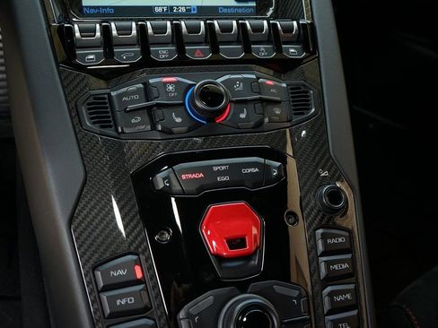 Used 2021 Lamborghini Aventador SVJ image 20