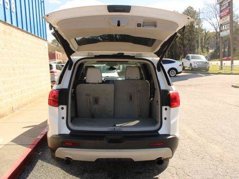Used 2017 GMC Acadia SLT AWD/4WD image 18