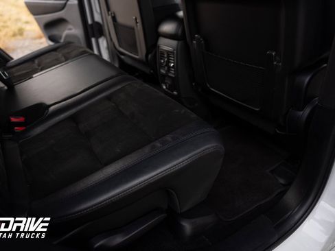 Used 2018 Jeep Grand Cherokee Altitude image 13